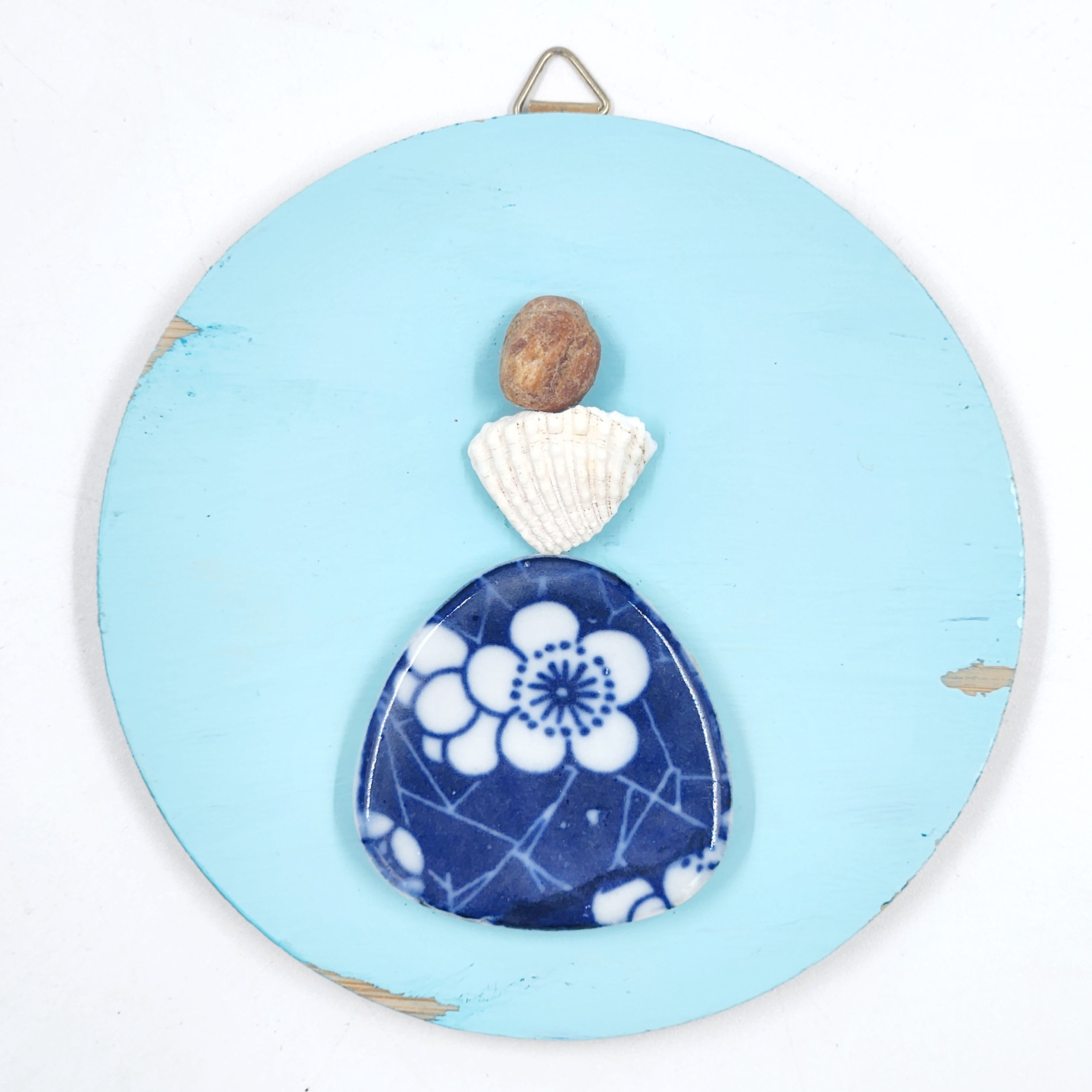 תמונה ראשית - דמות נשית