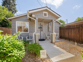 The Best Neighborhood Playbook: Finding the Perfect Airbnb in Eugene for Game Days and Beyond