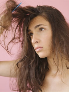 Top 10 dấu hiệu tóc hư tổn bạn không thể bỏ qua 