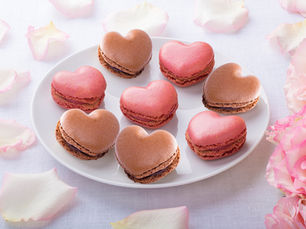 Pâtissier Tipiak New Heart-Shaped Macarons To UK Foodservice Sector