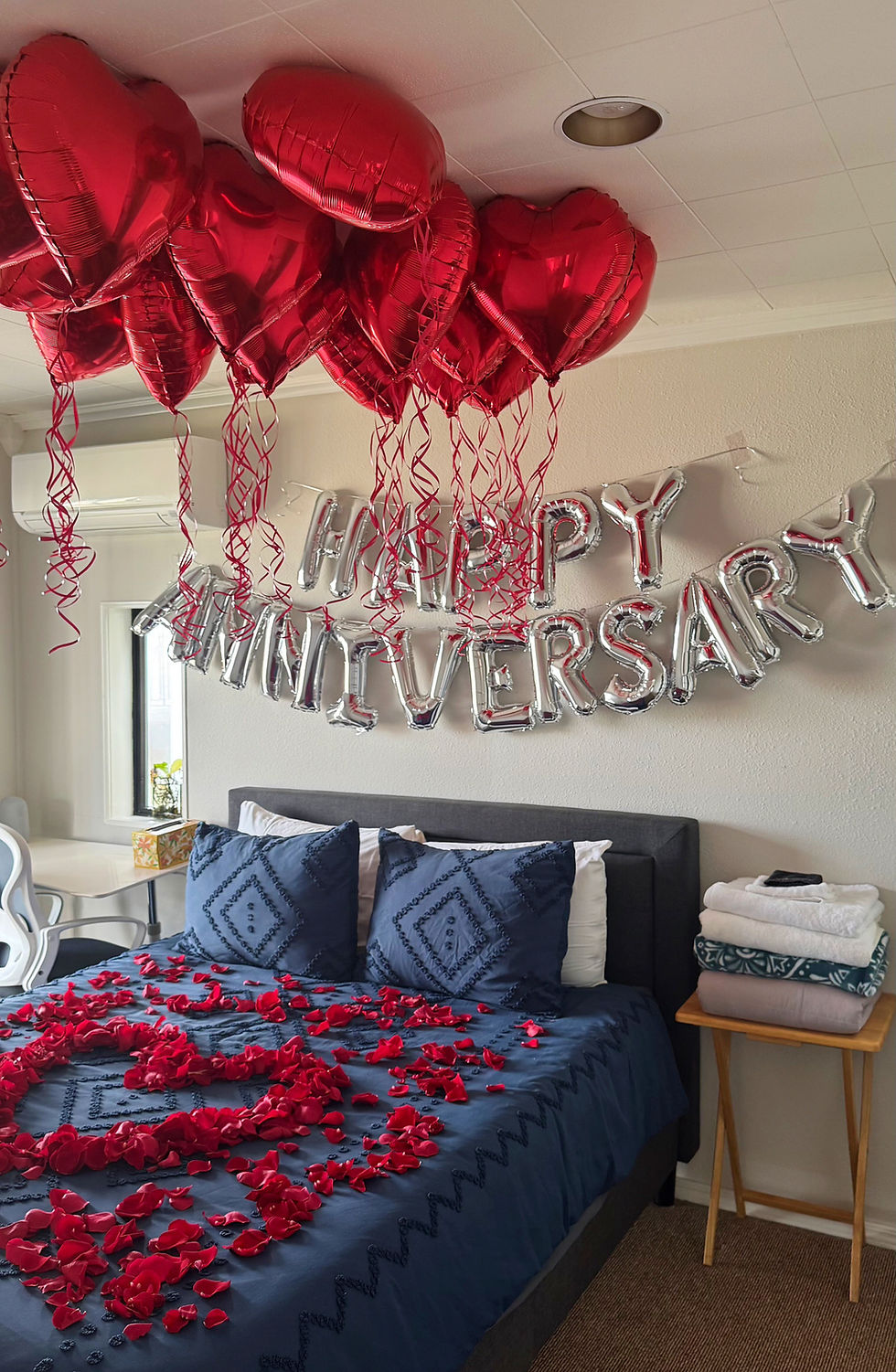 Balloon decor for the room