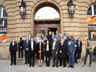 Cliché de l’expo POP-UP 2020 OAI à Luxembourg : Bauhärepräis célèbre l’innovation dans un lieu historique.