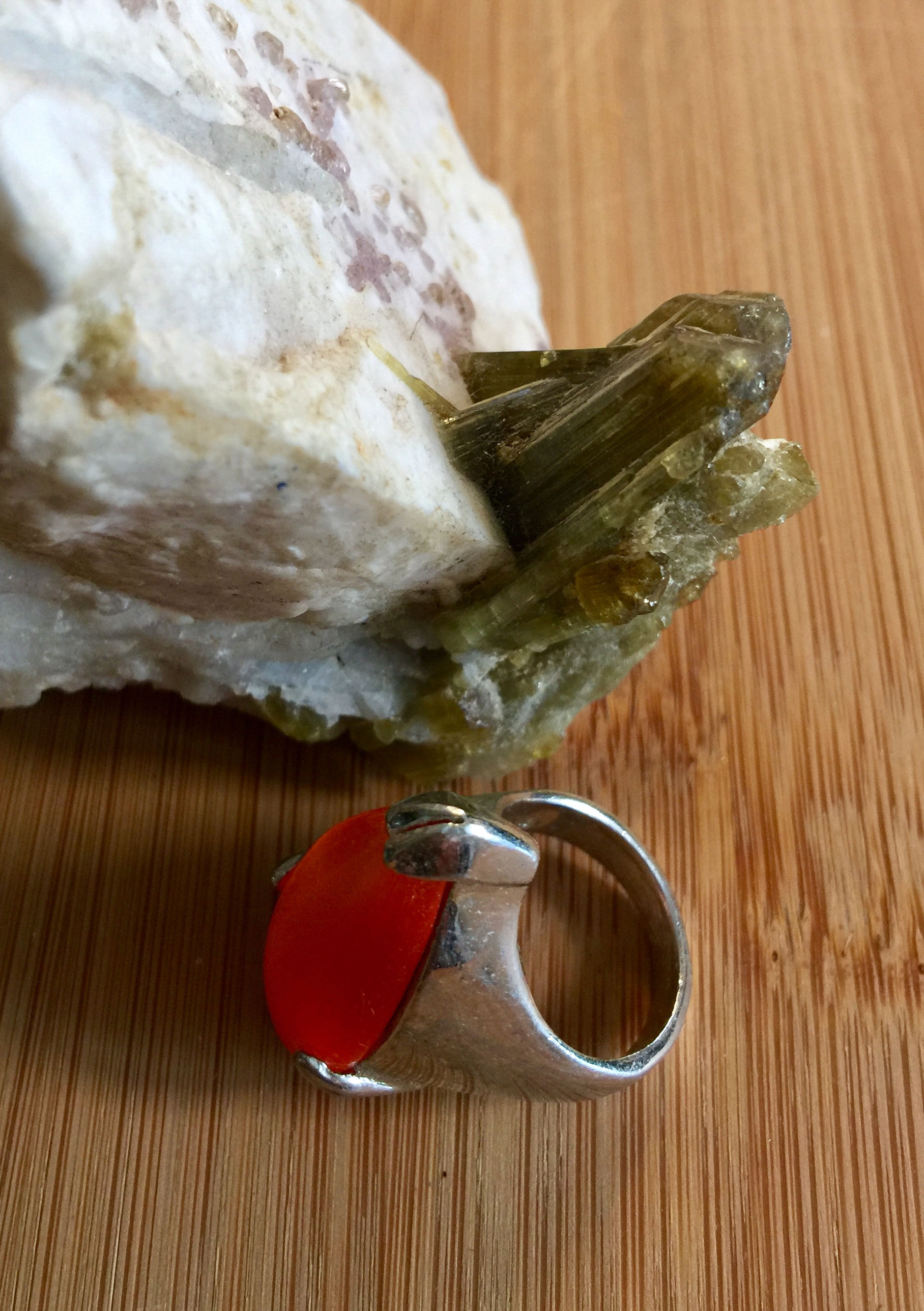 Gorgeouse Gemstone Fashion Ring