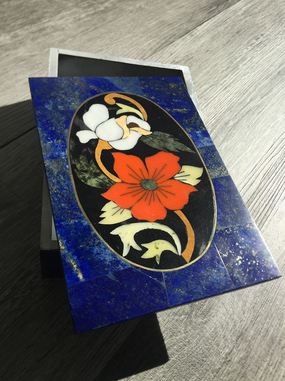 Thumbnail: Inlaid Lapis Lazuli Box - A Luxury Jewelry Accessory