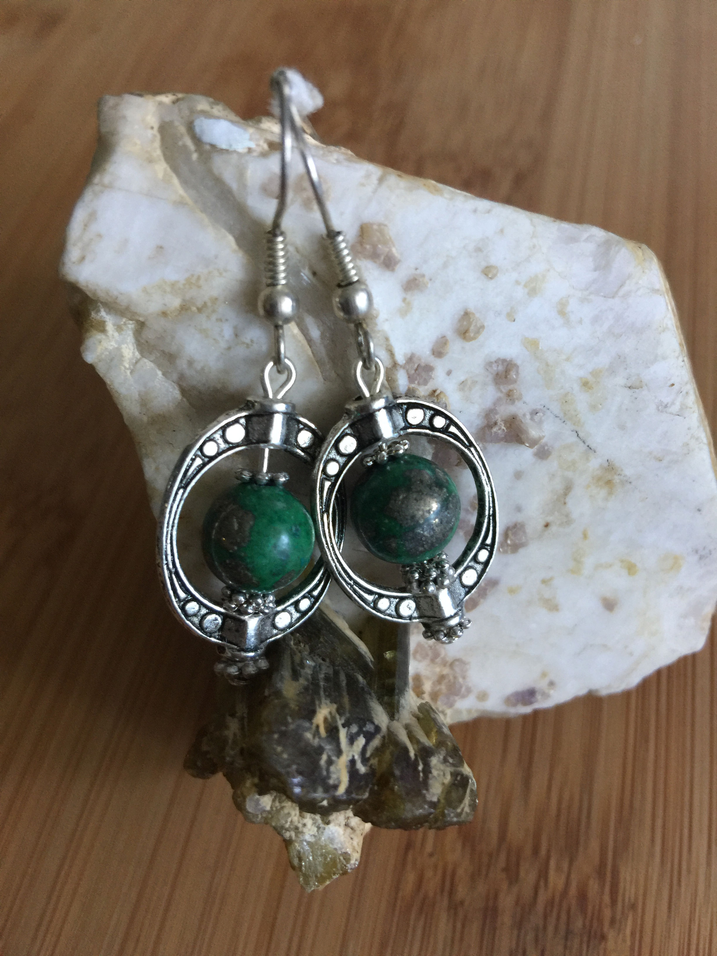 Gemstone fashion Drop earring.