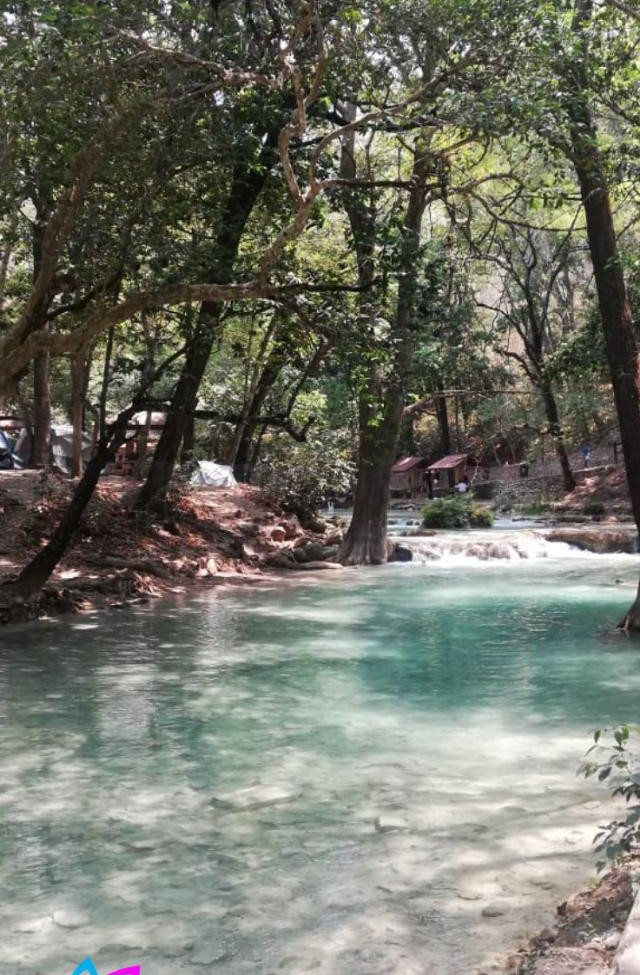 CASCADAS DE AGUA AZUL