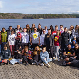 🇸🇪 "Live Free, Use your Phone Wisely!"