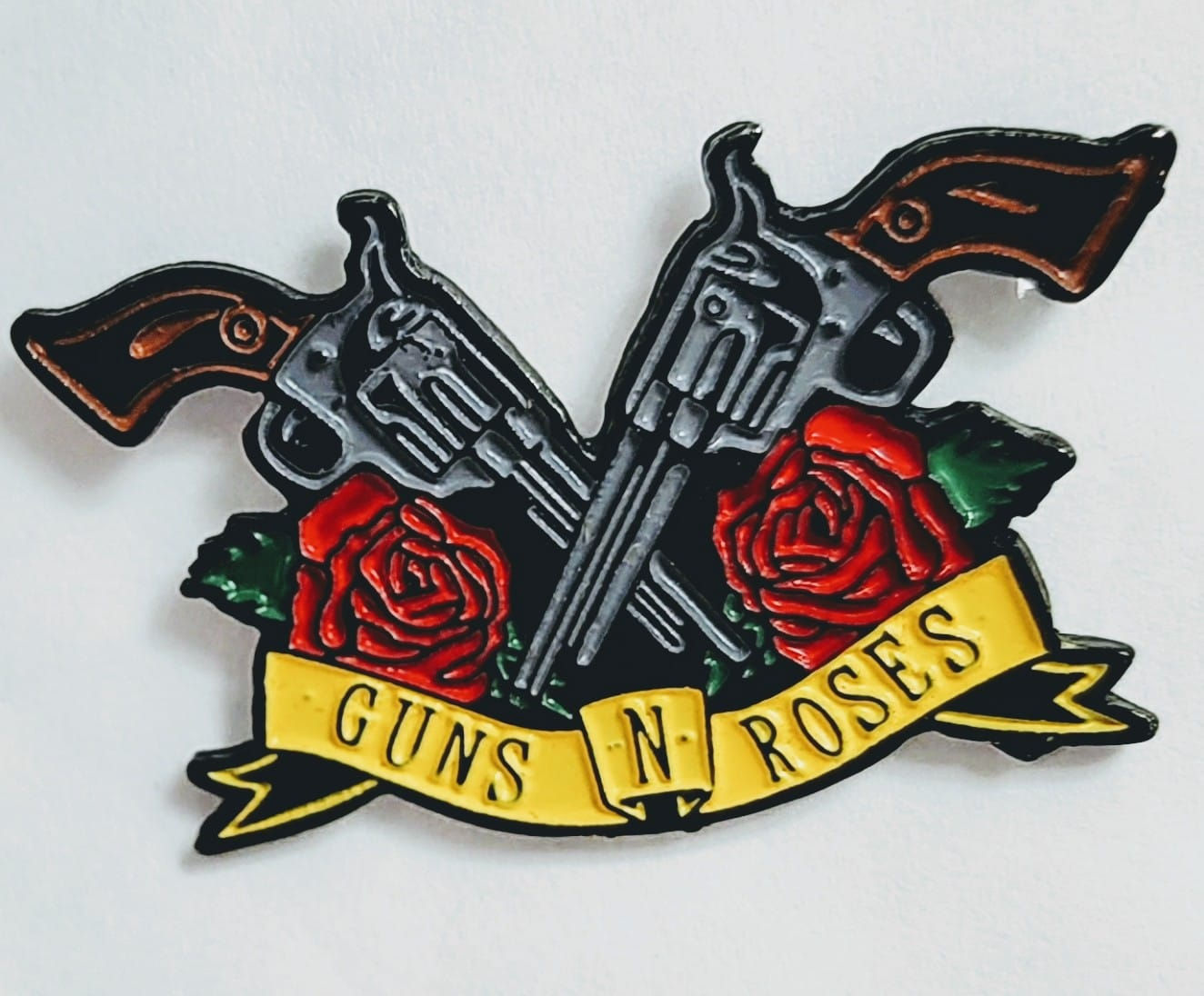 Pines - Guns & Roses (Armas)