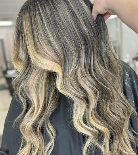 Long wavy blonde and brown hair