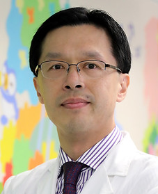 Dr Kenneth Wong Portrait Final 6N0A0430 cropped.jpg