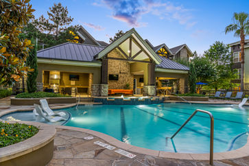 Luxury pool and clubhouse at commercial properties.