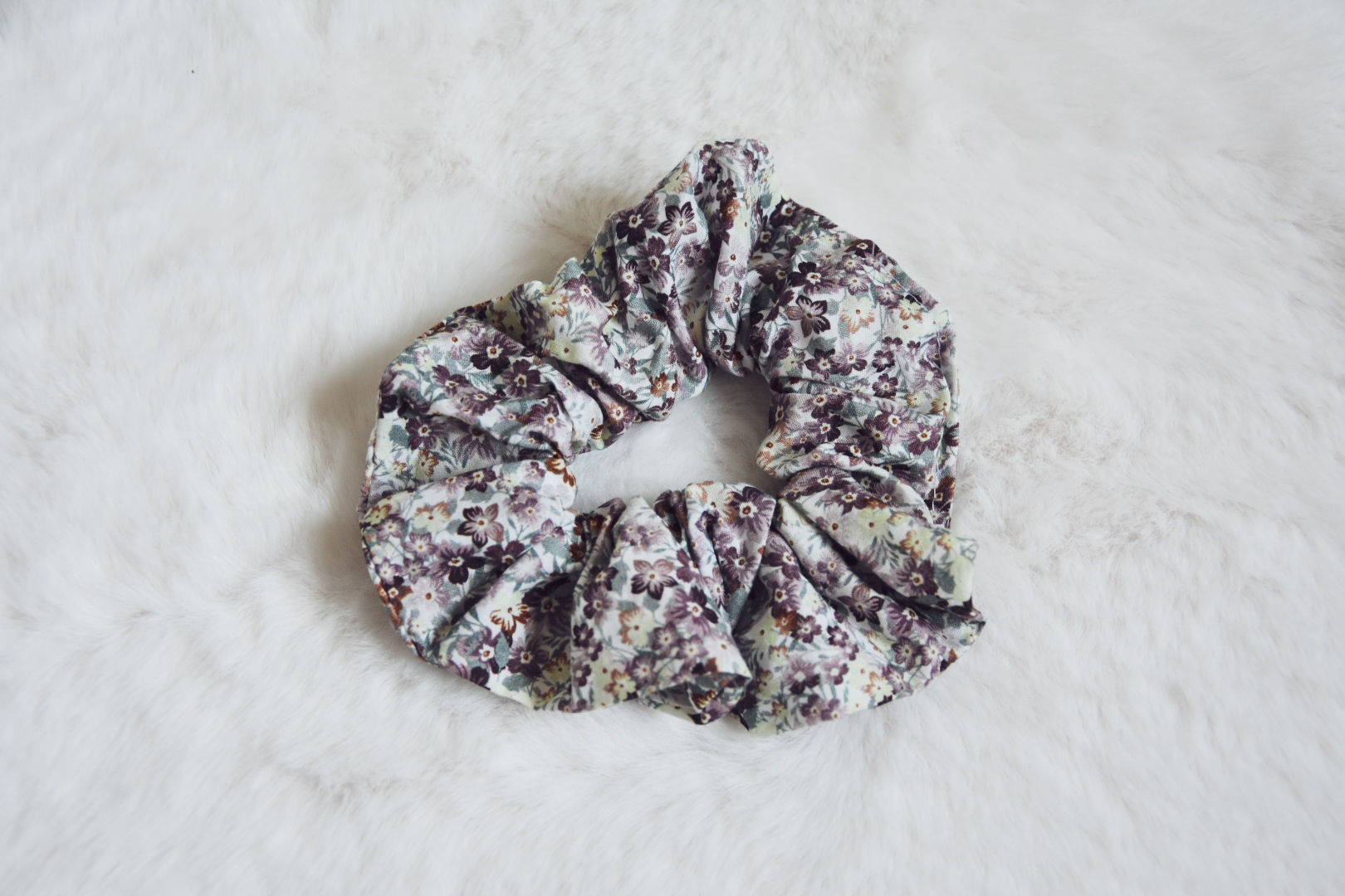 Chouchou en tissu coton à fleurs touché satiné