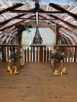 arche champêtre chic avec pampas et bougies