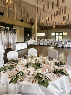 décor de mariage en verdure au golf montcalm
