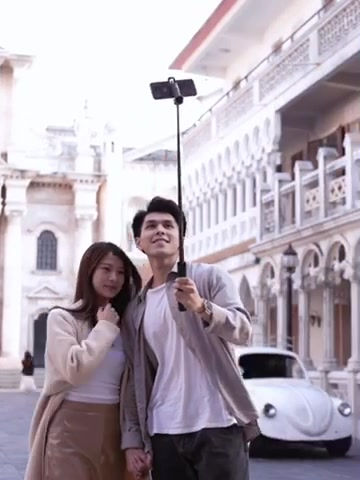 Miniaturbild: 35.5in Extendable Selfie Stick Tripod with Detachable Wireless Bluetooth Remote