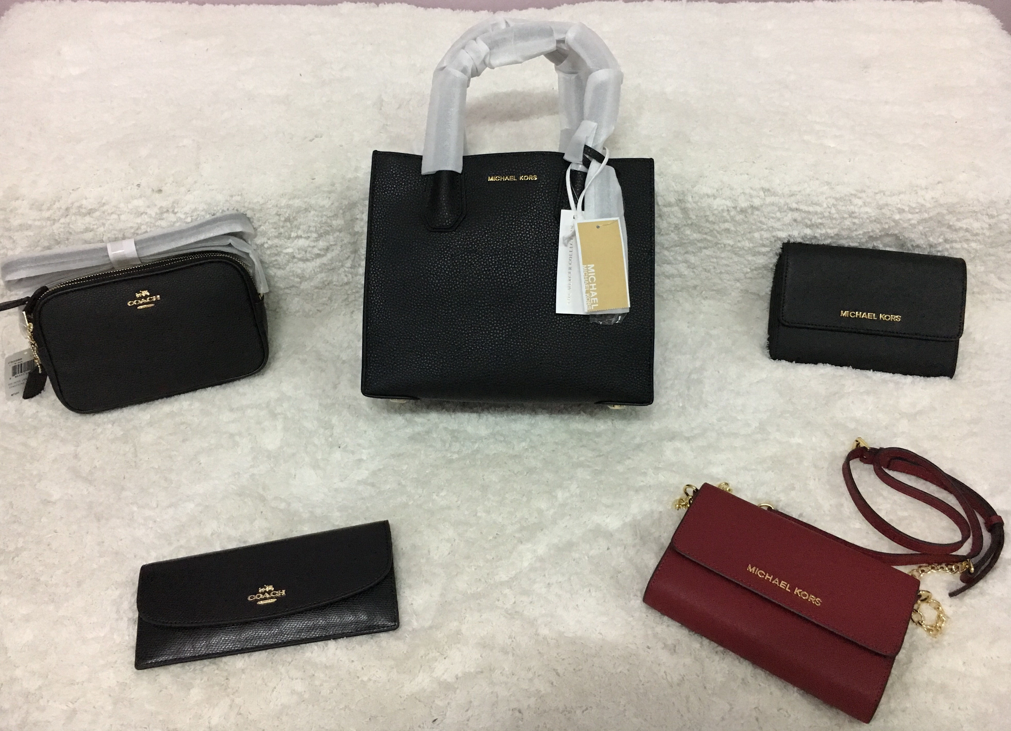 MICHAEL KORS Jet Set Travel Saffiano Leather