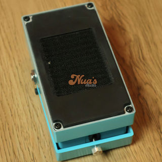 BOSS Chorus CE-2w 美品 BOSS CE-2W Chorus | Premium Waza Craft Guitar Effect Pedal