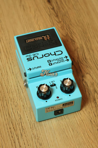 USED BOSS CE-2W WAZA CRAFT CHORUS | Nua's Studio