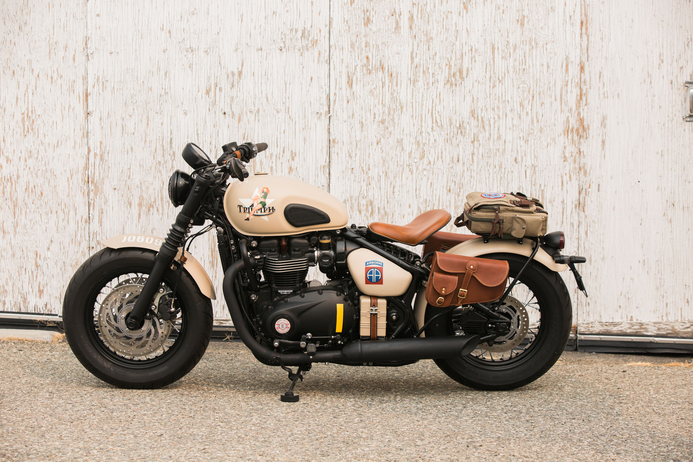 Triumph - Sahara Beige