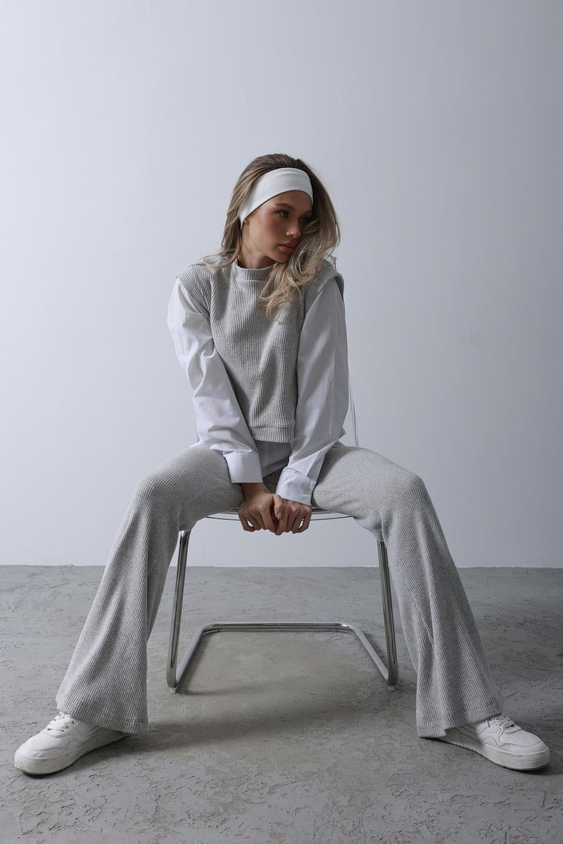 Küçük resim: Gri Triko Takım