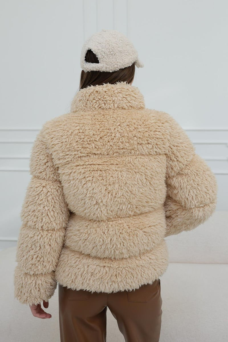 Küçük resim: Bej Peluş Mont