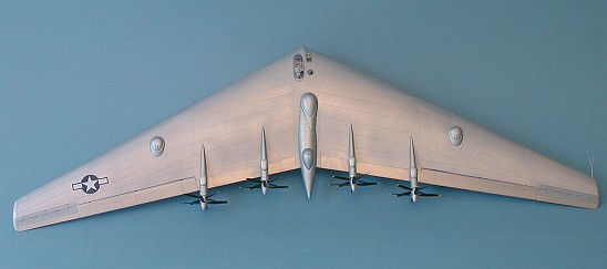 Miniatura: AMT ERTL - ER8615 - NORTHROP XB-35 FLYING WING - 1/72