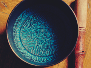 音波大妙用,用頌缽收驚?!