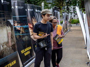 Act for Farmed Animals Adakan Pameran Mengungkap Masalah Utama dari Industri Telur Global