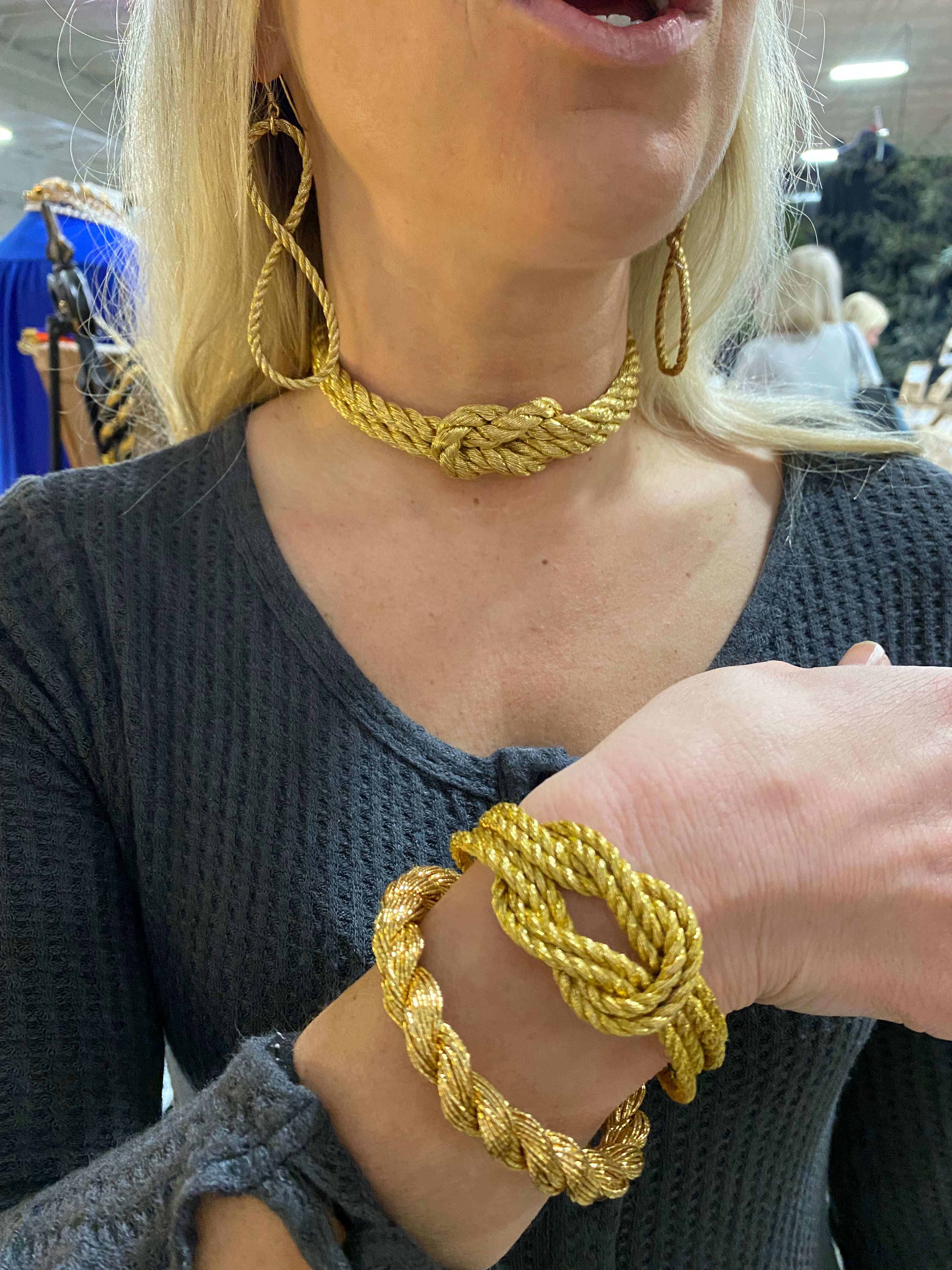 Double Love Knot Bracelet in Gold
