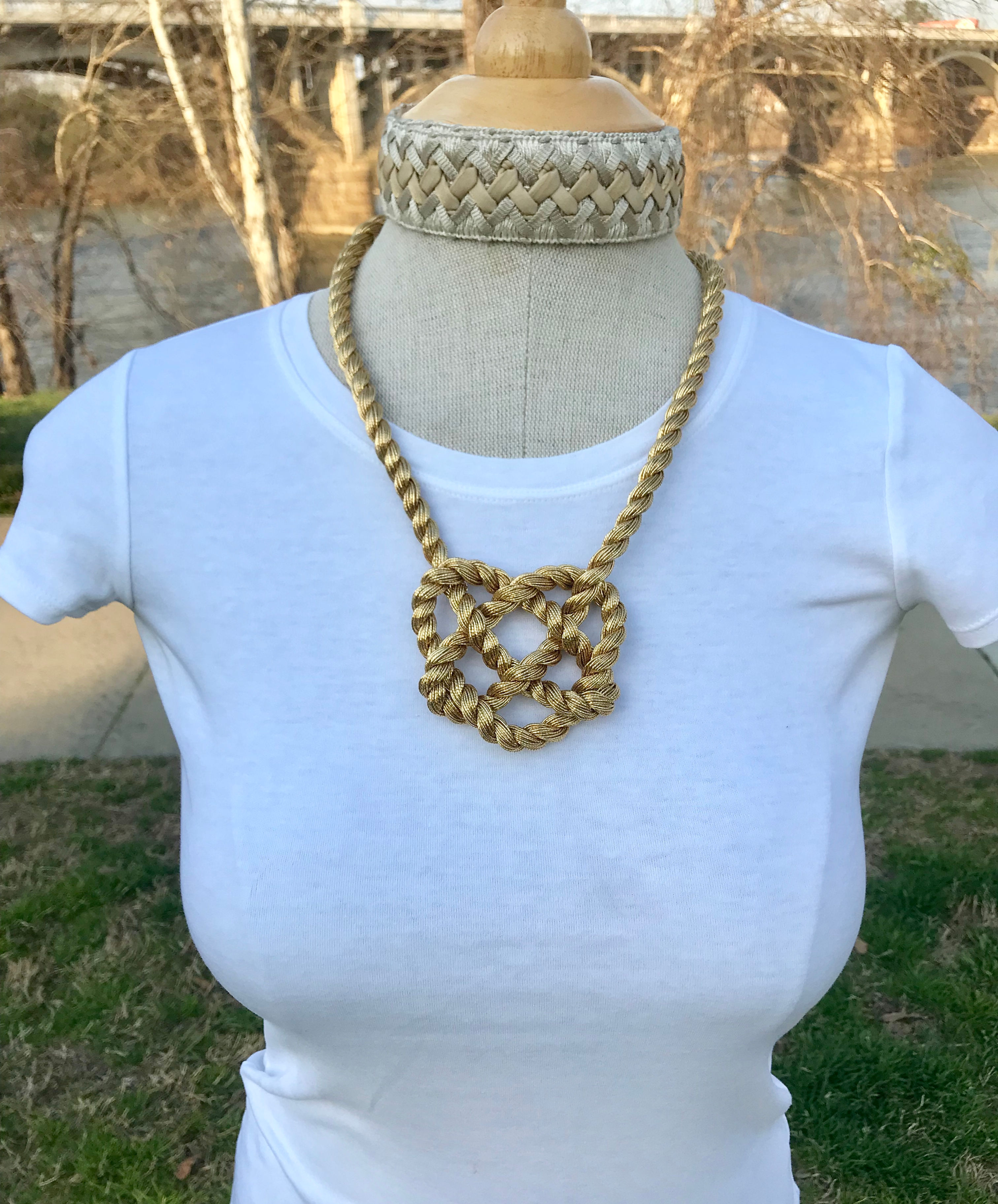 Sparkling Heart Knot