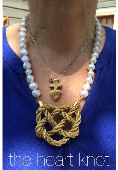 Thumbnail: Mother Mary of Pearl Heart Knot
