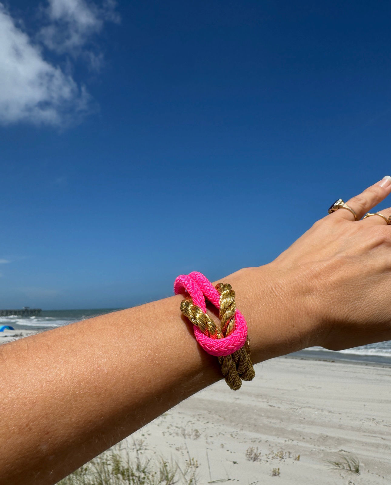 Electric Love Knot Bracelet 