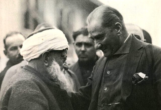 Mustafa Kemal Atatürk ve Abdurrahman Kâmil Efendi, 1930