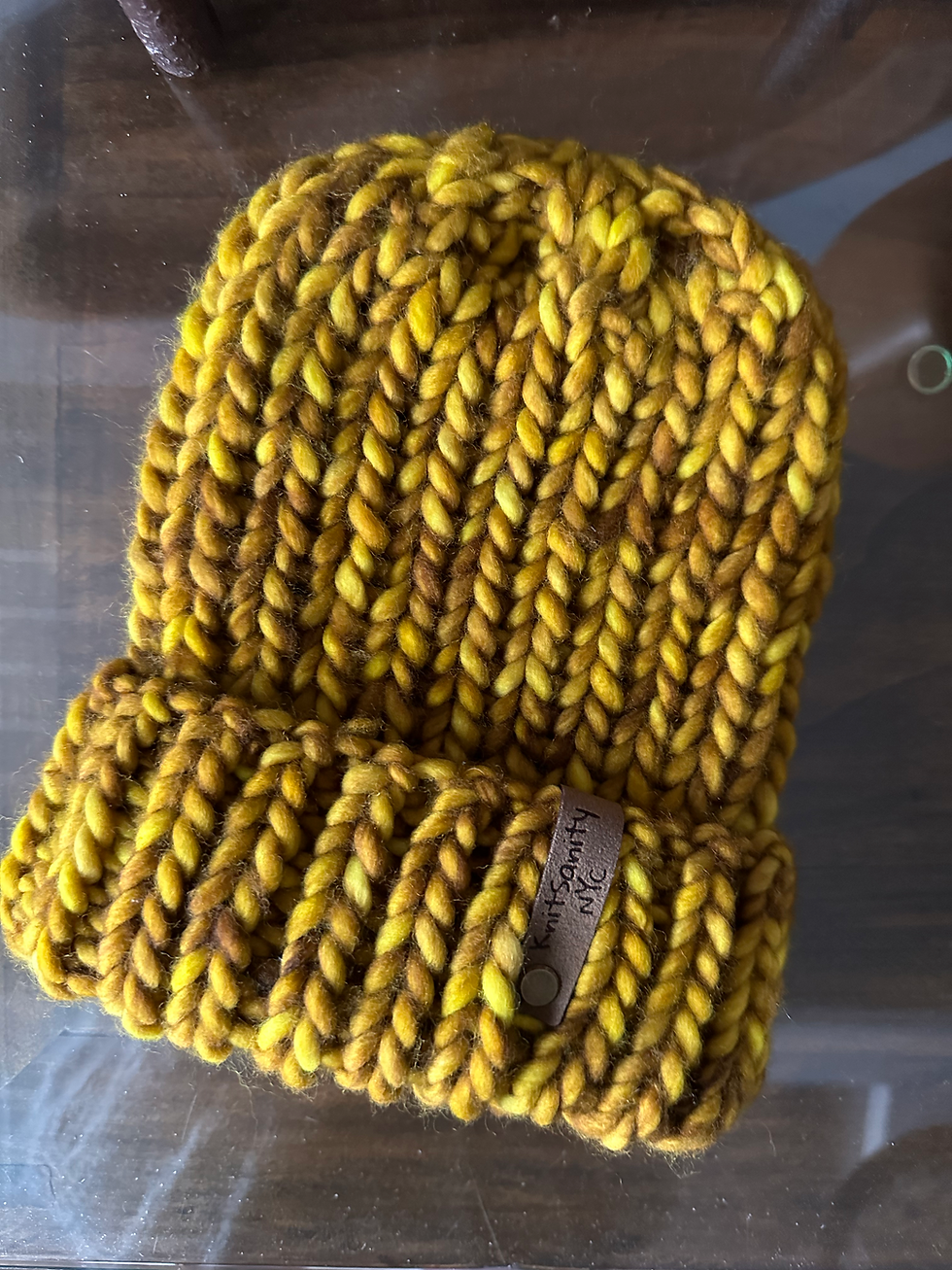 Thumbnail: Luxury Merino Wool Super Bulky Ribbed Brimmed Pom Pom Hat - Kelp