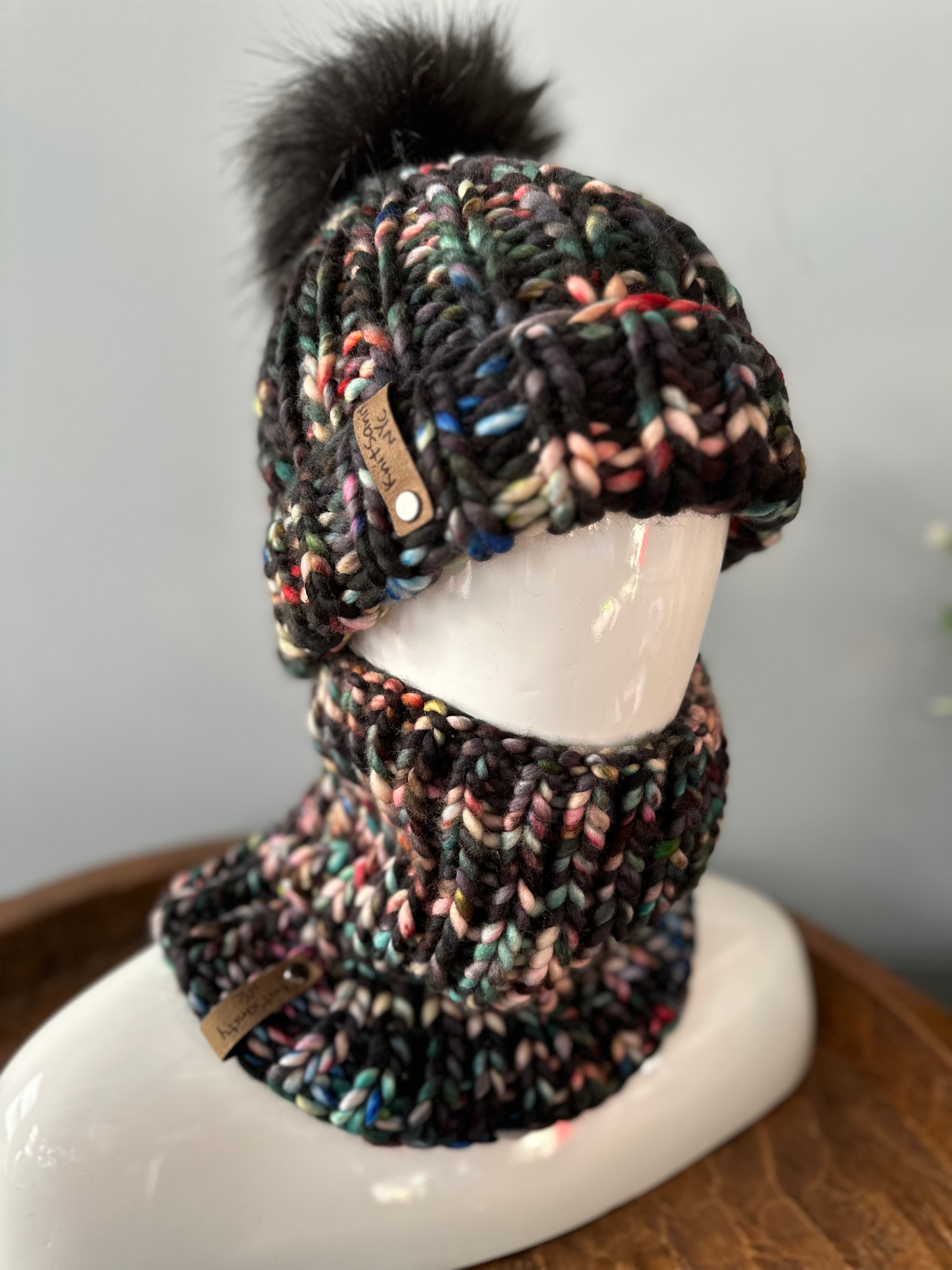 **Set** Luxury Merino Wool Super Bulky Hat and Cowl Set - Draiocht