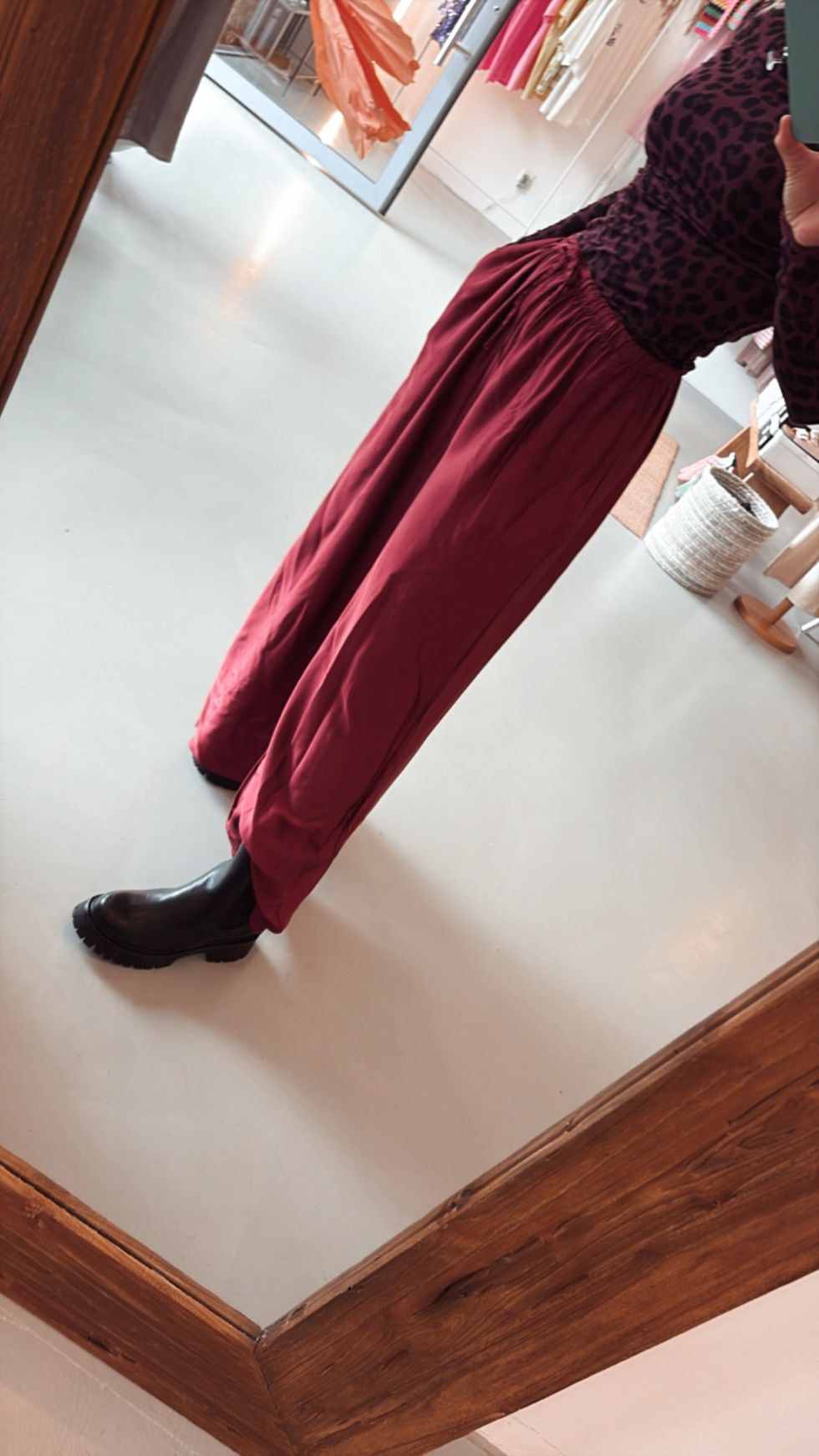 Satinhose Classy red