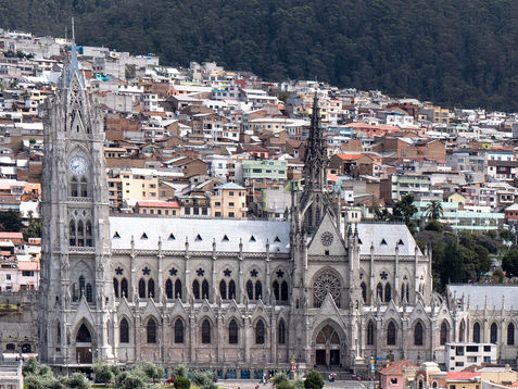 QUITO: Evolución, roles y dimensiones urbano - regionales.