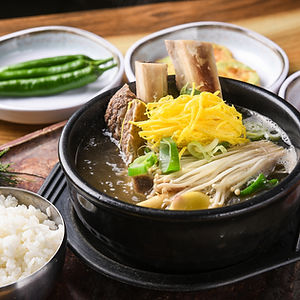 32. Beef Rib Soup 왕갈비탕