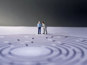 Um ponto de vista sobre o cliente, o mercado, as empresas e seus colaboradores Vamos em frente juntos!