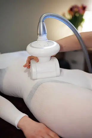 Soin d'endermologie cellu M6 de LPG pratiqué à Saverne.