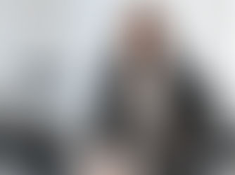 Zakelijke professional in moderne kantooromgeving als bannerbeeld bij blog over Prinsjesdag 2026 en mogelijke fiscale veranderingen voor BV’s.