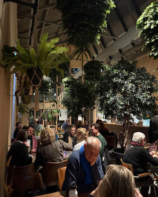 Bezoekers tijdens Druif Wintereditie in het Ketelhuis aan de Werf.
