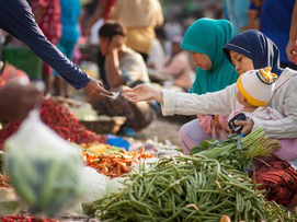 MENINGKATNYA KEBUTUHAN BAHAN POKOK MENJELANG LEBARAN, APAKAH INFLASI DAN PANIC BUYING AKAN TERJADI?