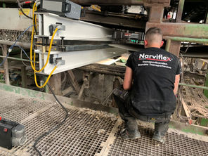 Soudage sur site par Narviflex d'un large tapis transporteur plastique