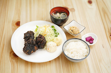 石炭ブラックザンギ定食.jpg