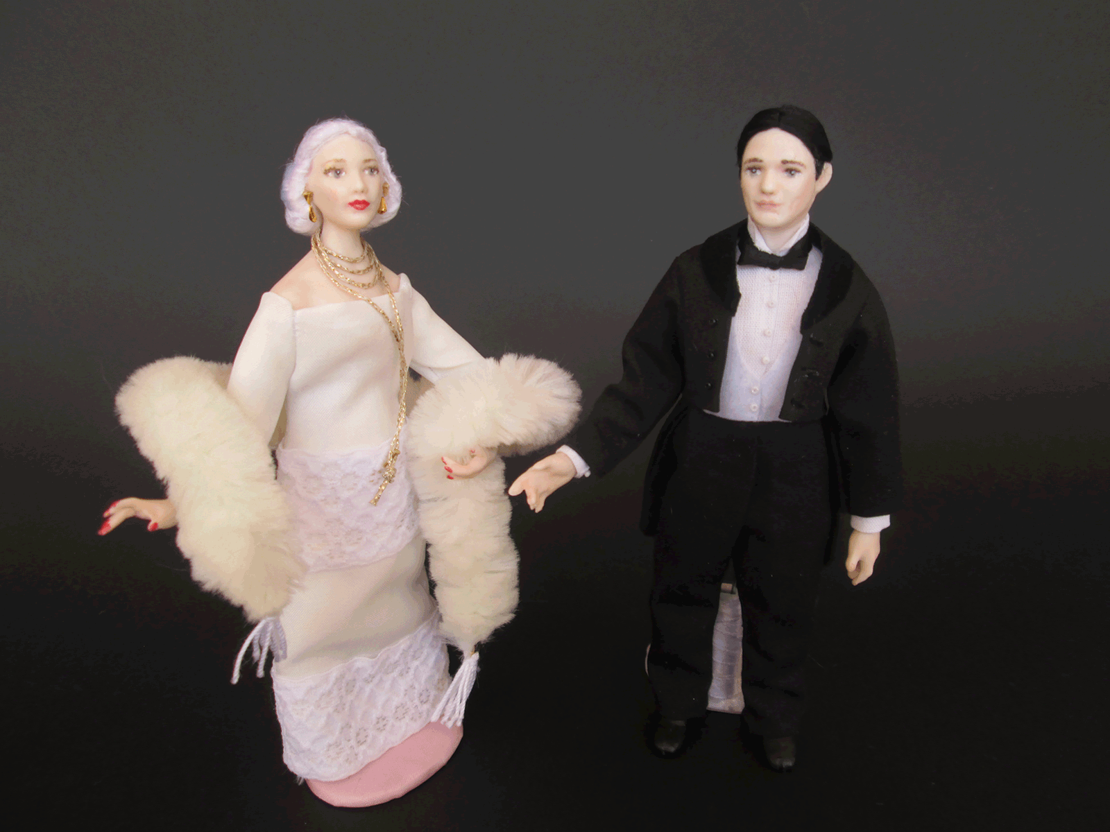1_12th-scale-miniature-1930-1940-doll-by