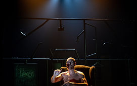 homo_ausente_escena_022