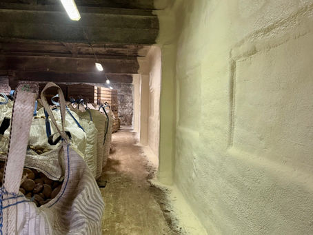 Ūkinių pastatų šiltinimas putomis – ką svarbu įvertinti prieš darbus