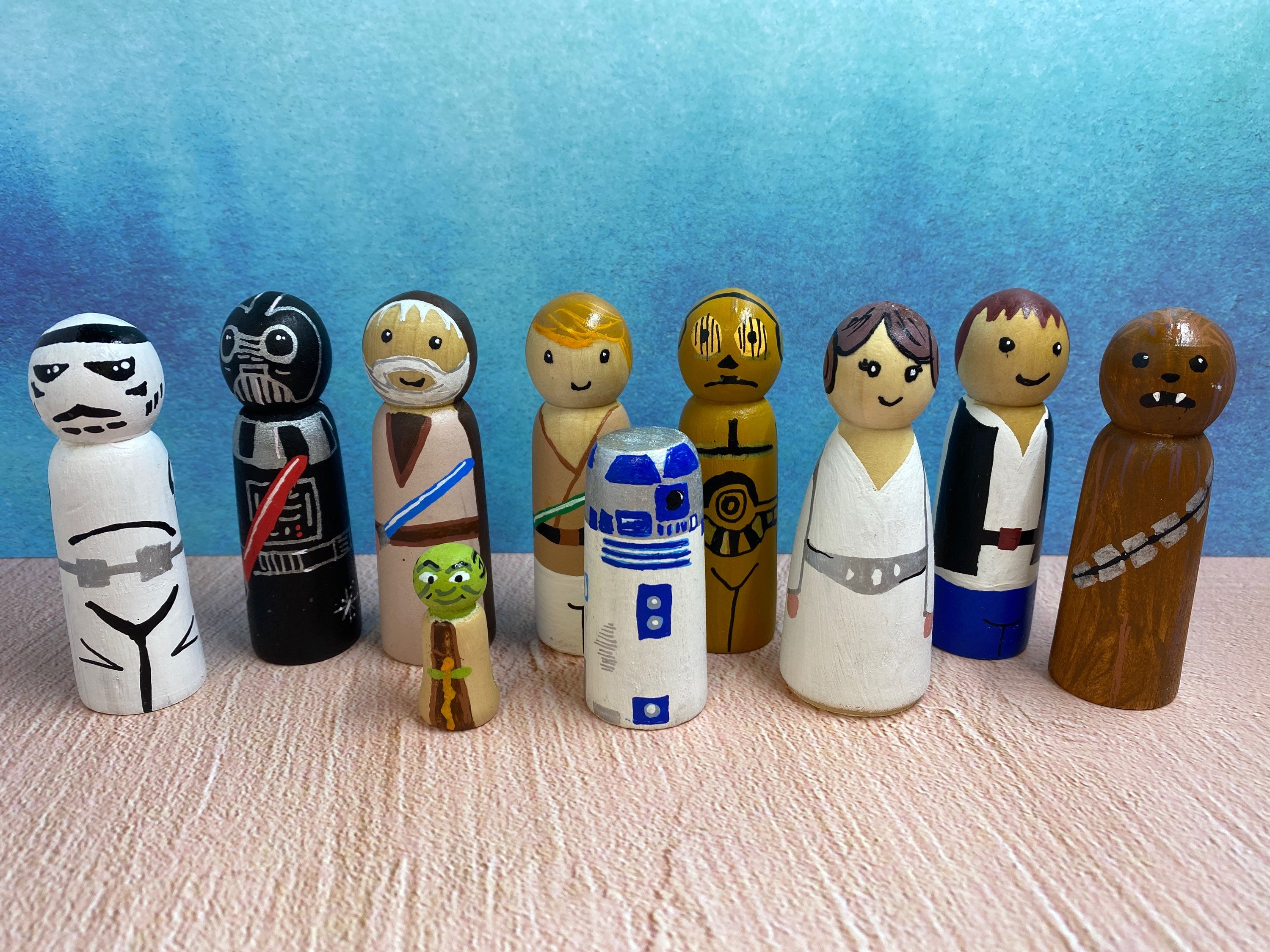 Wooden character play set 