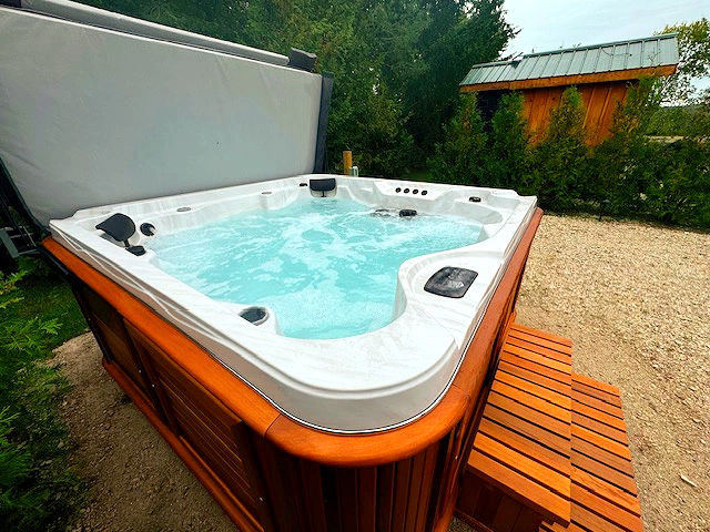 Brand new salt water hot tub at boho beaver.